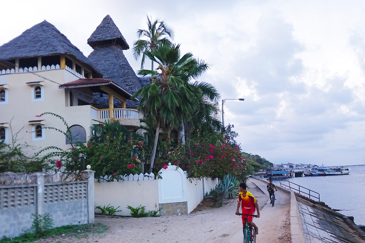 my Walk with Satan in the Vichochoro of Lamu Town